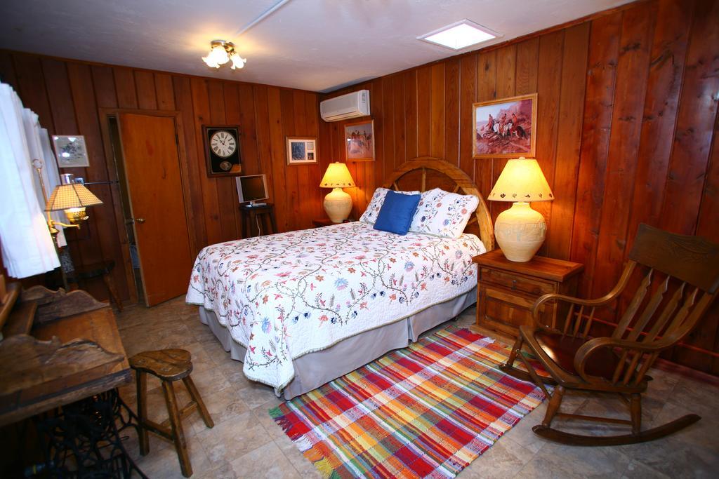 Sam Hughes Inn B&B Тусон Екстериор снимка