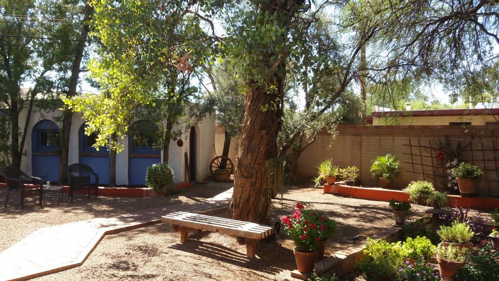Sam Hughes Inn B&B Тусон Екстериор снимка