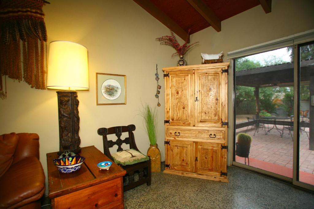 Sam Hughes Inn B&B Тусон Екстериор снимка